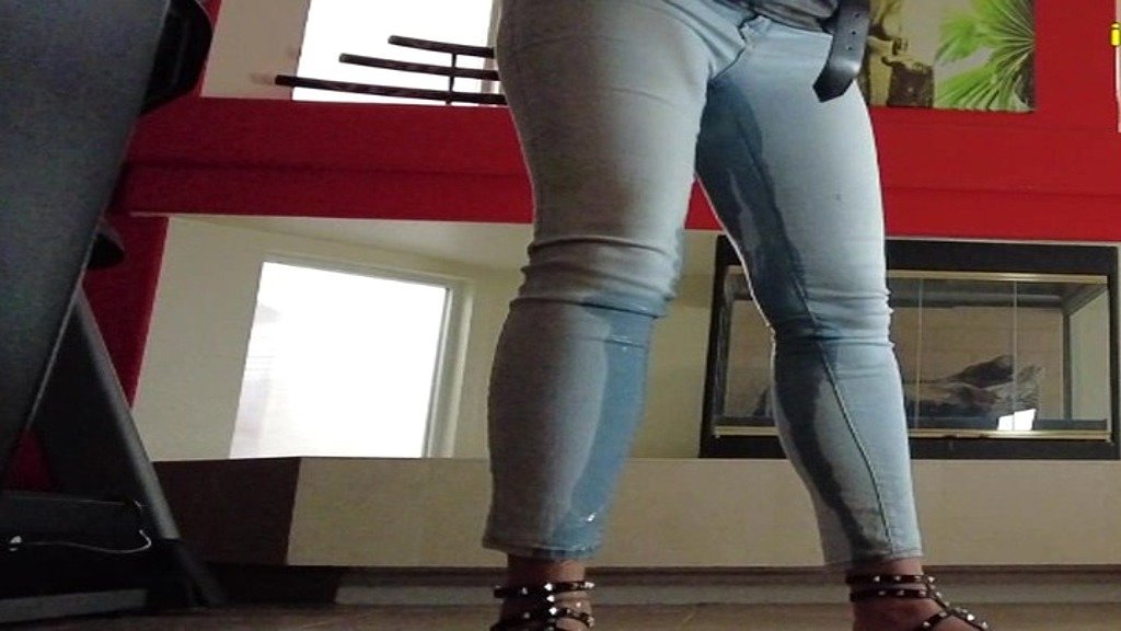 Vika's Straitjacket Pee Desperation Vika’s Straitjacket Pee Desperation