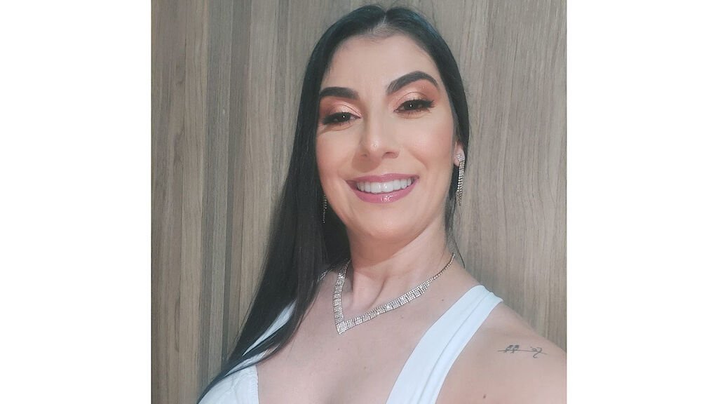 Zara Beaumont's Amateur Webcam Model Adventures Zara Beaumont’s Amateur Webcam Model Adventures